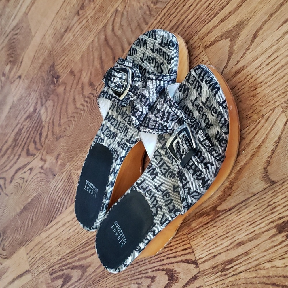 (7.5) Stuart Weitzman Logo Graphic Print Wooden Heel Mules Vacation Beach